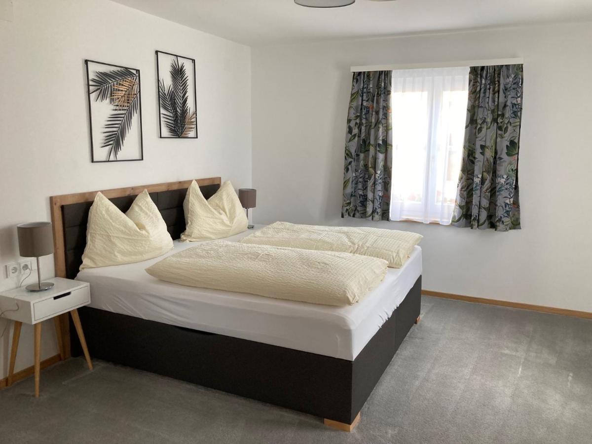 Apartementhaus Schoendorfer ชตรอเบิล ภายนอก รูปภาพ