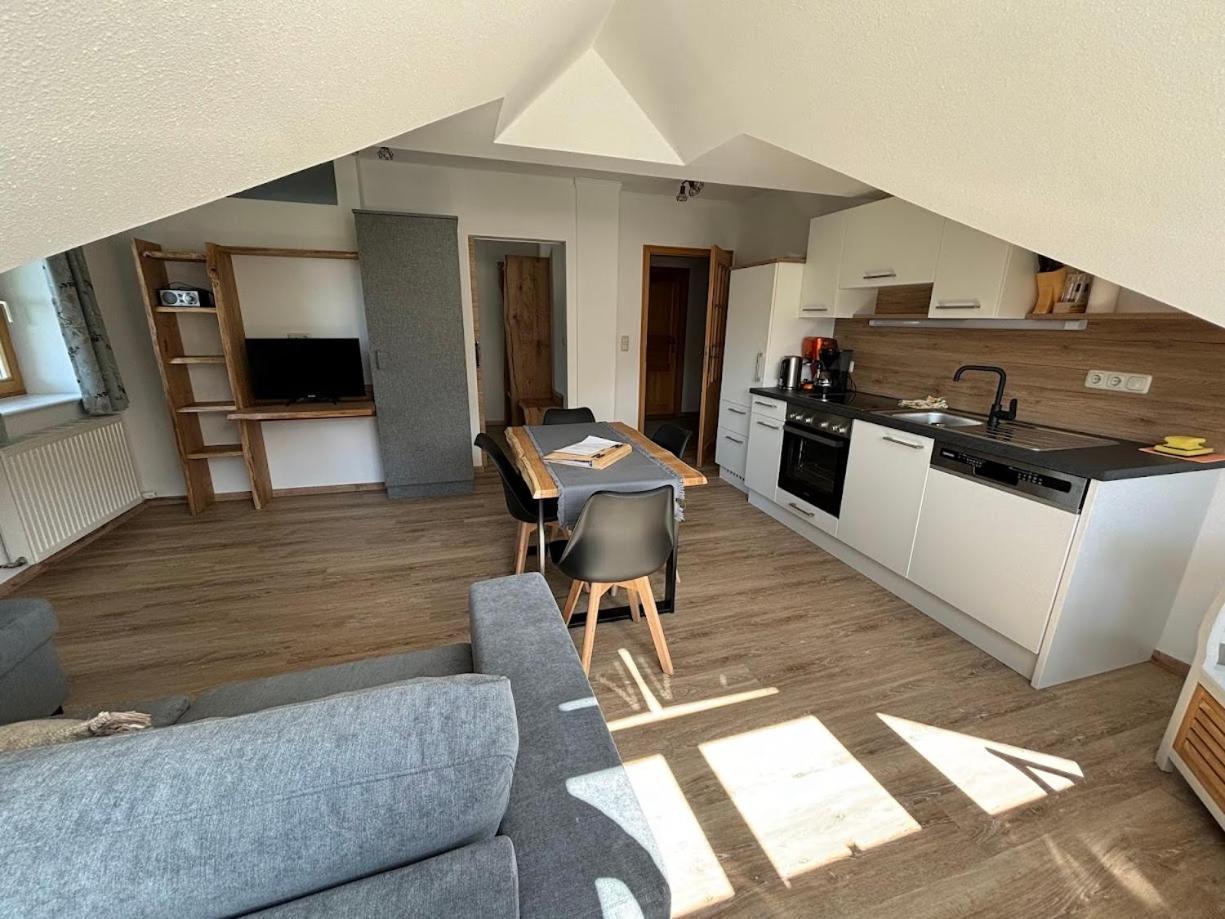 Apartementhaus Schoendorfer ชตรอเบิล ภายนอก รูปภาพ